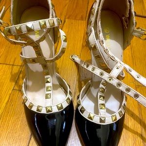Black shoes